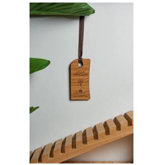 Ξύλινη αρωματική κάρτα little miracles με άρωμα κόκκινα φρούτα και μήλο